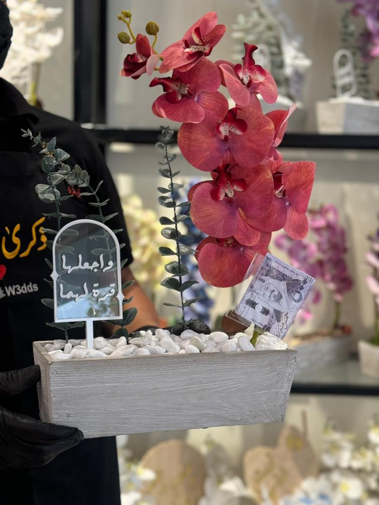 فازة الاسمنت مع ورد الاوركيد  من غير اكريلك الفلوس