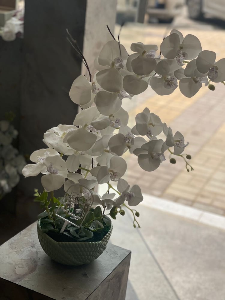 فازة ورد صناعي