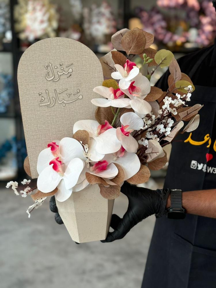 فازة فايبر مع الخشب و الورد الصناعي