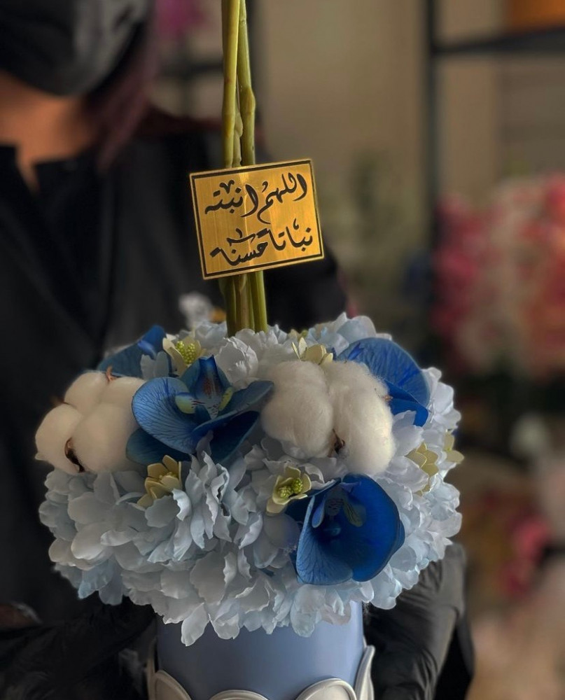 فازة ورد صناعي