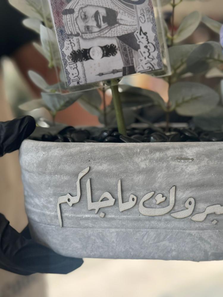 فازة الاسمنت مع ورد الاوركيد غير شامل اكريلك الفلوس