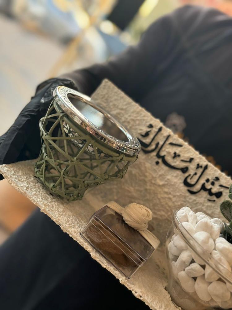 قاعدةمع المبخره والعود الكمبودي الفاخر