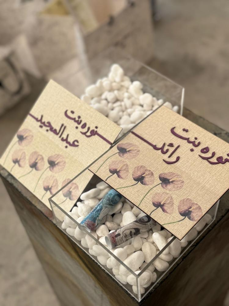 بوكس اكريلك مع غطاء خشب