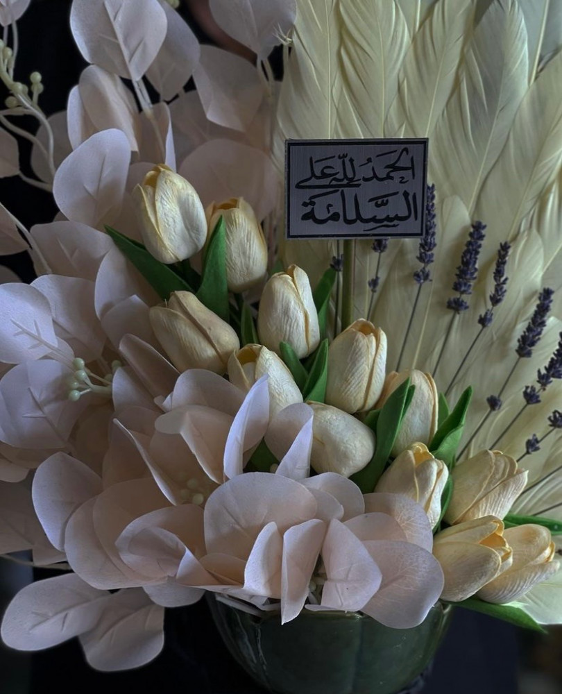 فازه ورد صناعي
