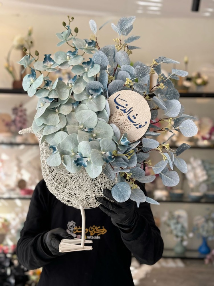 فازة البطه مع الأوركيد