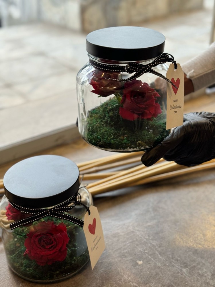 فازة زجاج بورد طبيعي احمر  Happy Valentine's Day