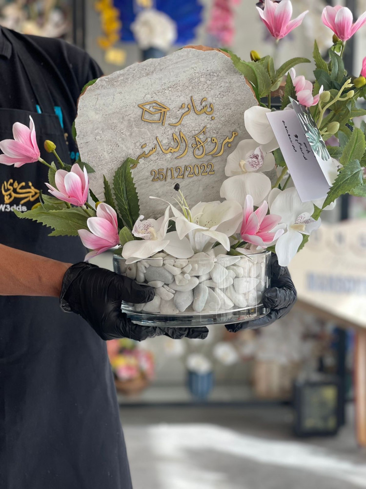 فازة زجاج بتنسيق جميل