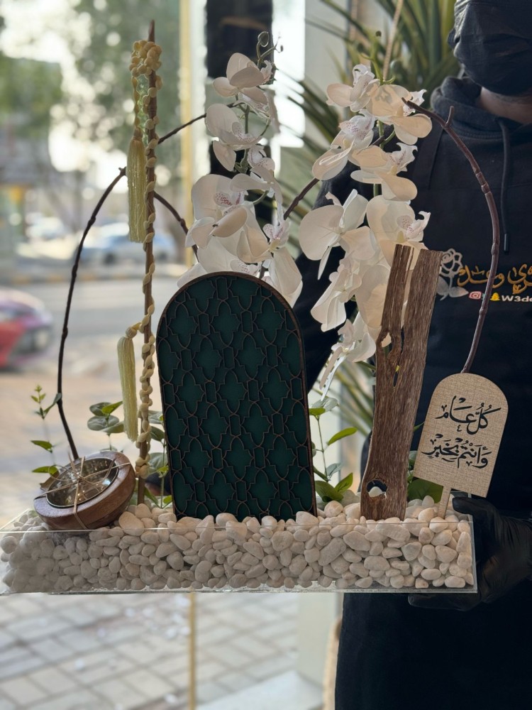 فازة الاكريلك مع المبخره الخشب ورقائق العود الطبيعي