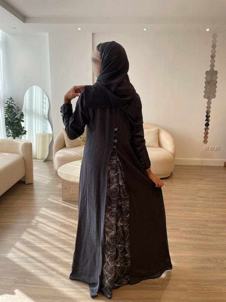 عباية لينن مع كسرة من الخلف
