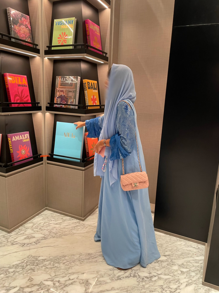 عباية سماوي مع كم شك