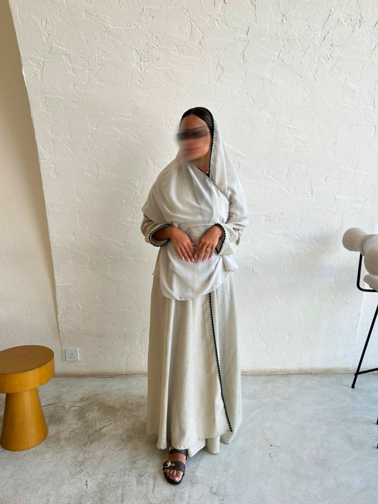 عباية كلوش بيج مع تطريز زيتي