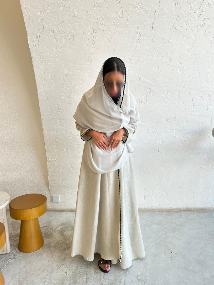 عباية كلوش بيج مع تطريز زيتي