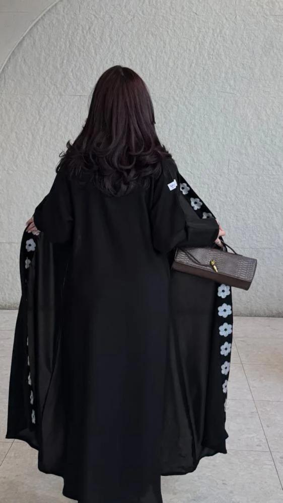 عباية نرجس ابيض