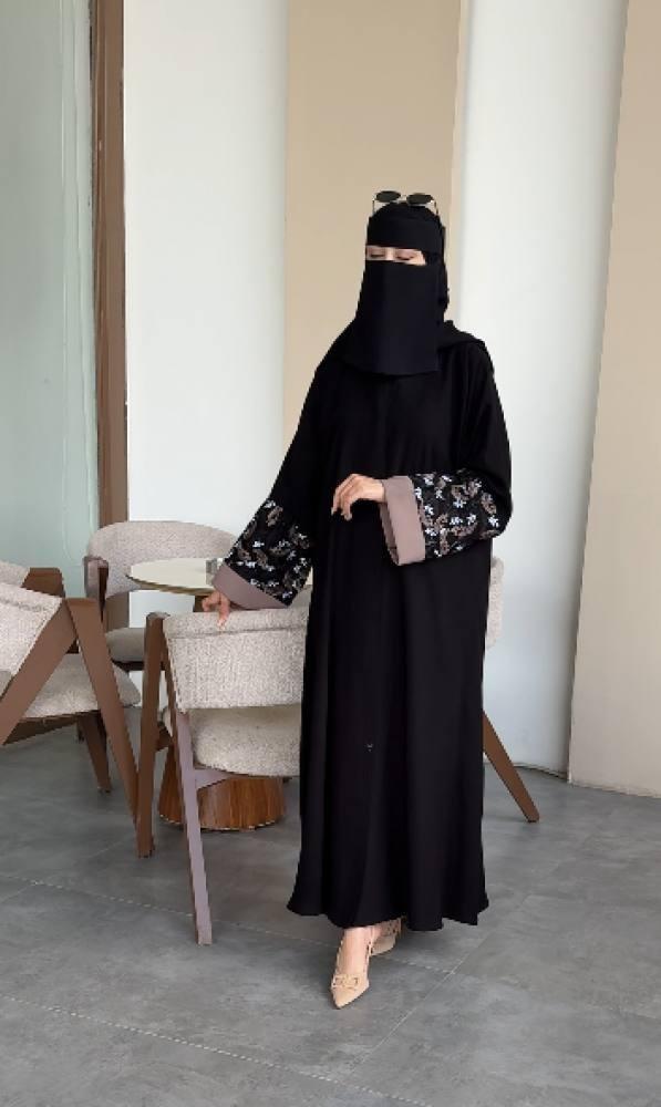 عباية سارة