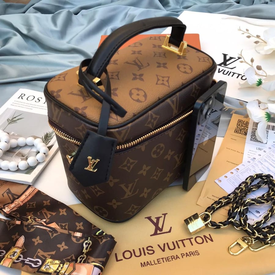 شنطه LV