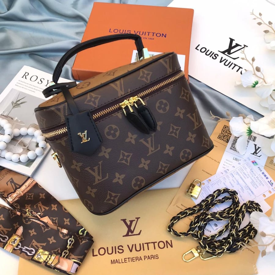 شنطه LV