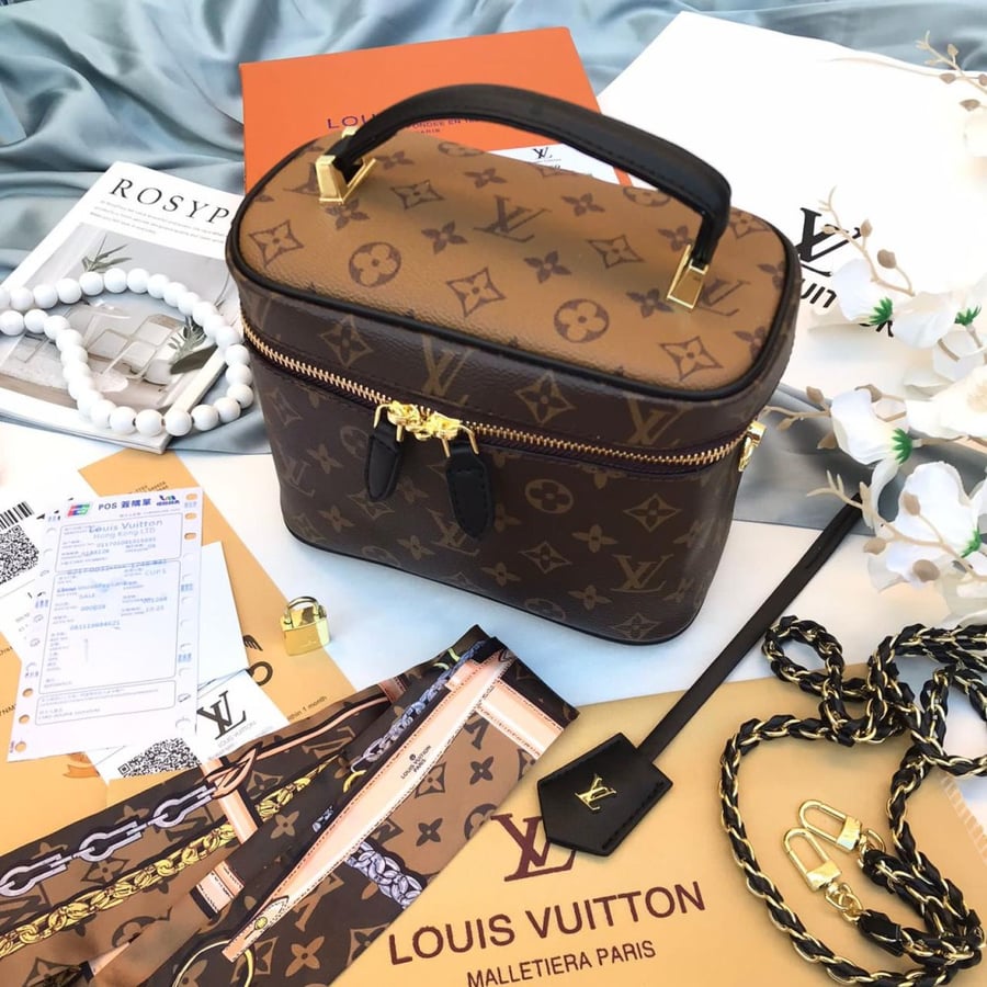 شنطه LV