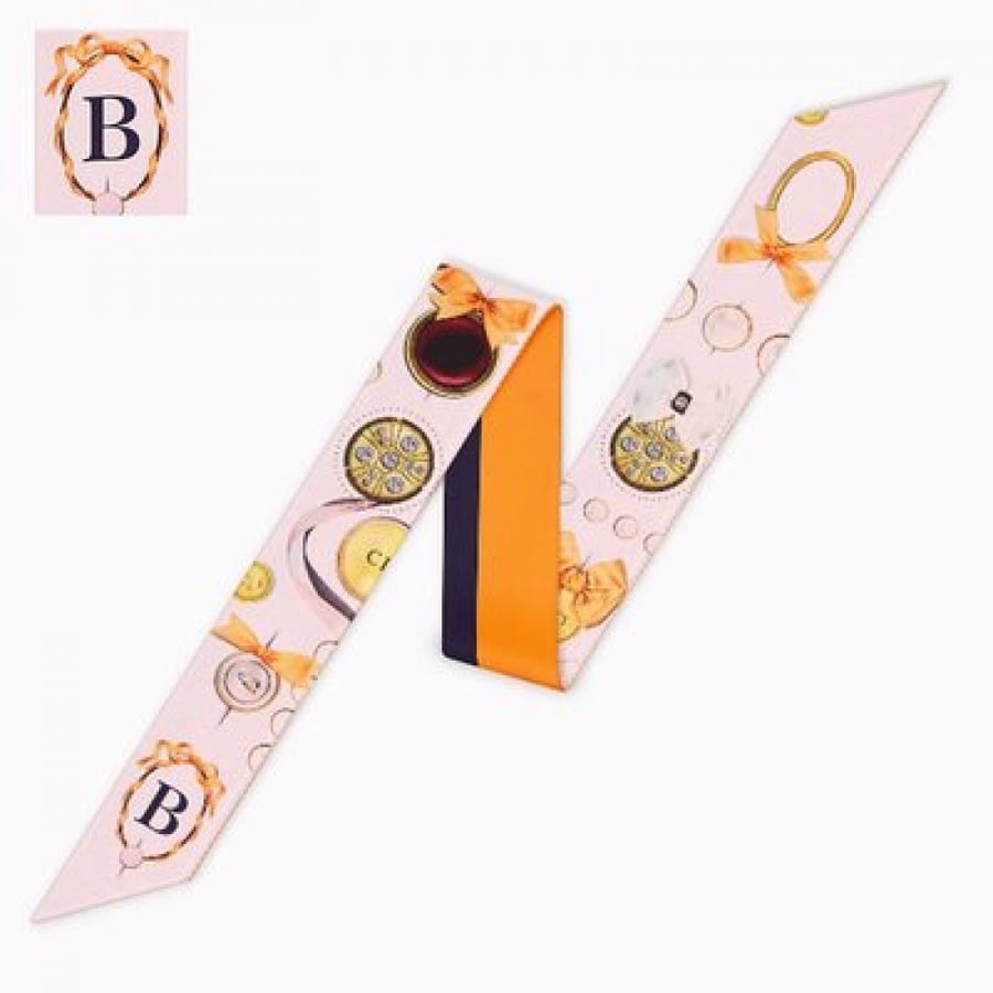Scarf of the letters