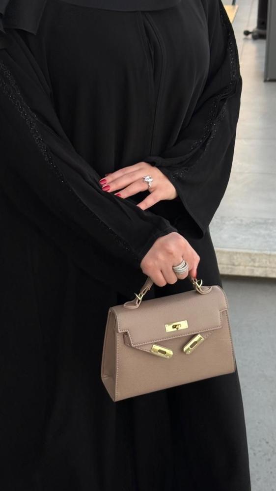 عبايه المنى