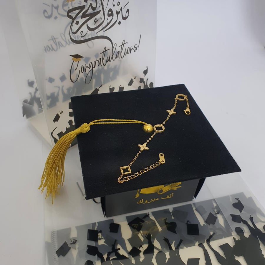 اسوره ماركه بملحقات لتخرج بكج وكيس زي ماهو واضح فالصوره