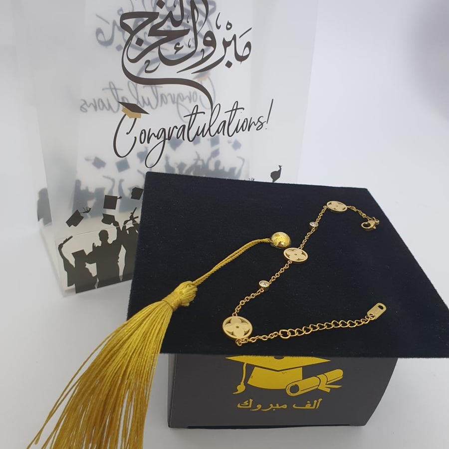 اسوره ماركه بملحقات لتخرج بكج وكيس زي ماهو واضح فالصوره