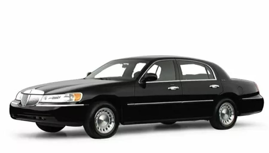 TOWN CAR SHORT