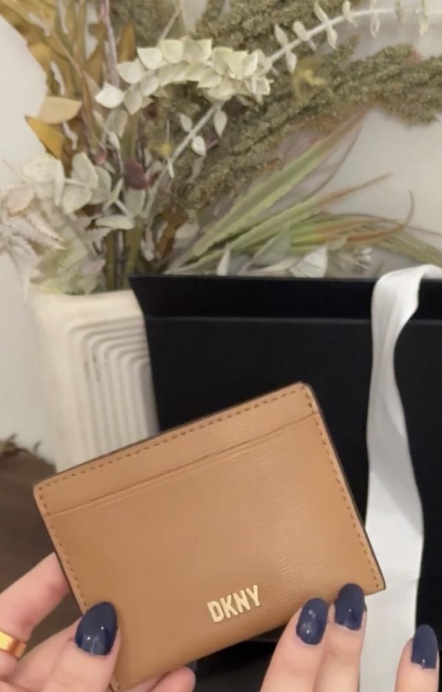 حامل بطاقات دكني