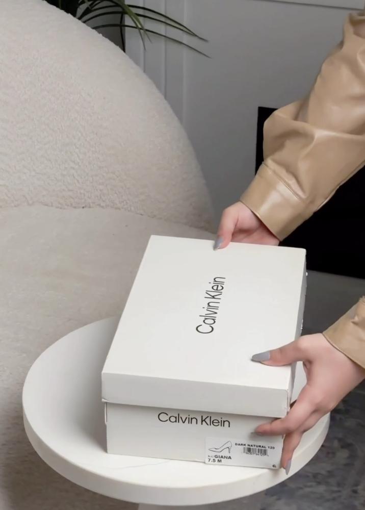 شوز كالفن كلاين size 38