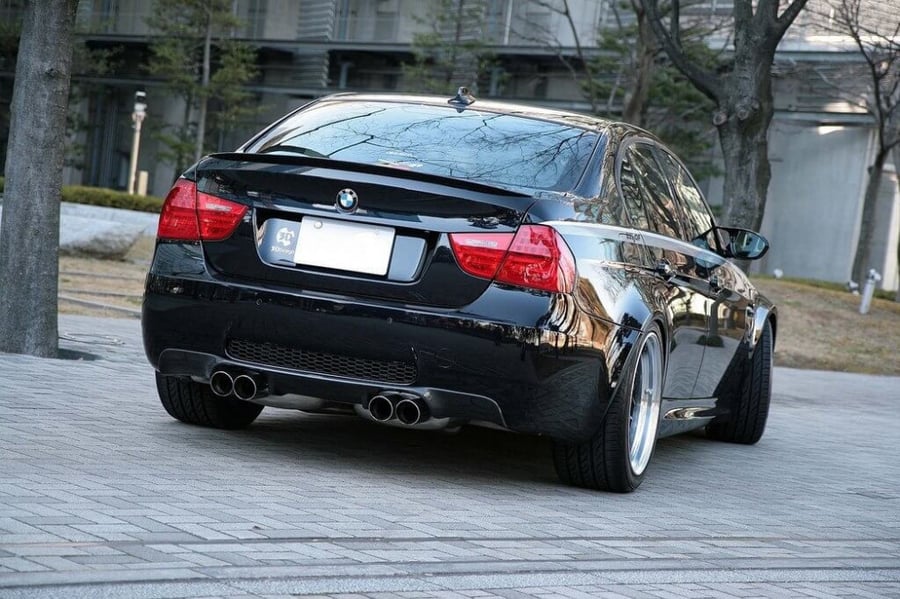اصطب شنطة خلفي يمين بي ام دبليو E90 موديل2009 BMW