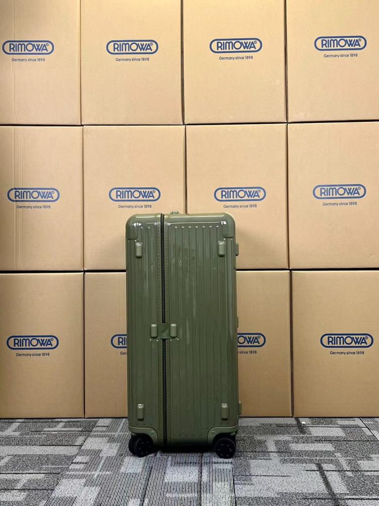 RIMOWA Essential Trunk suitcase in a glossy