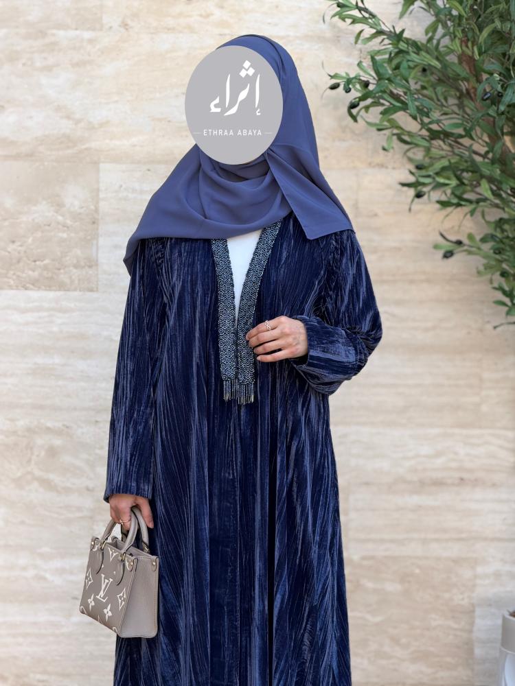 عباية مخمل مع شك وهدب