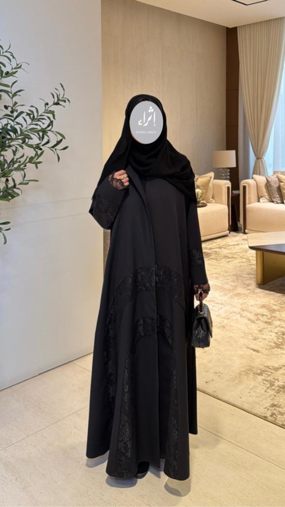 عباية كريب مع دانتيل