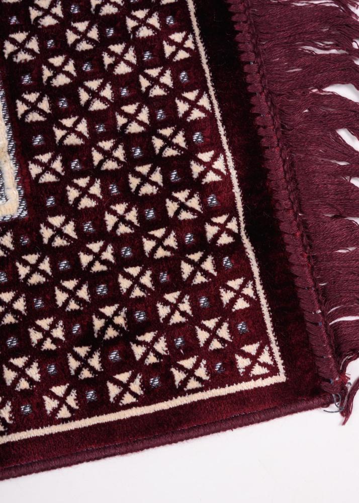 سجادة صلاة تركية بنقوش هندسية