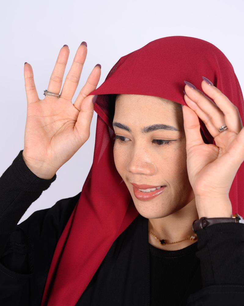 حجاب نسائي شيفون مثبت بقبعة بعدة الوان