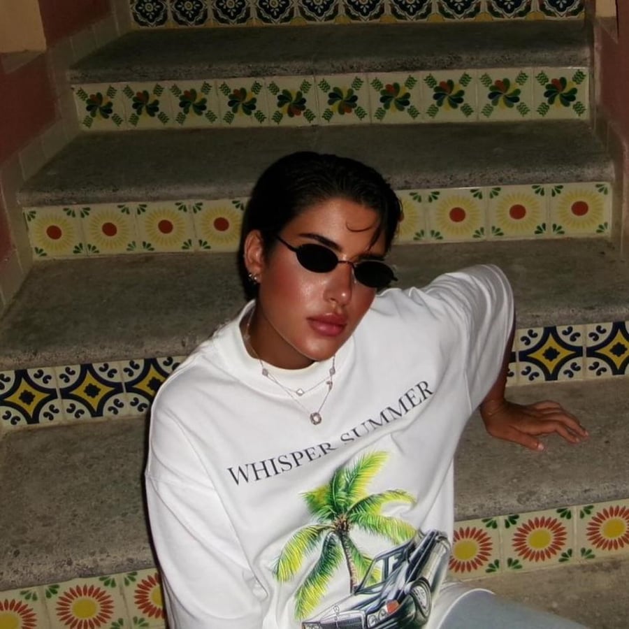 WHITE T-SHIRT OVER SIZE
