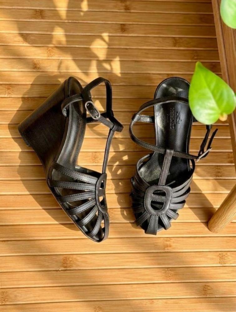 Hermes women