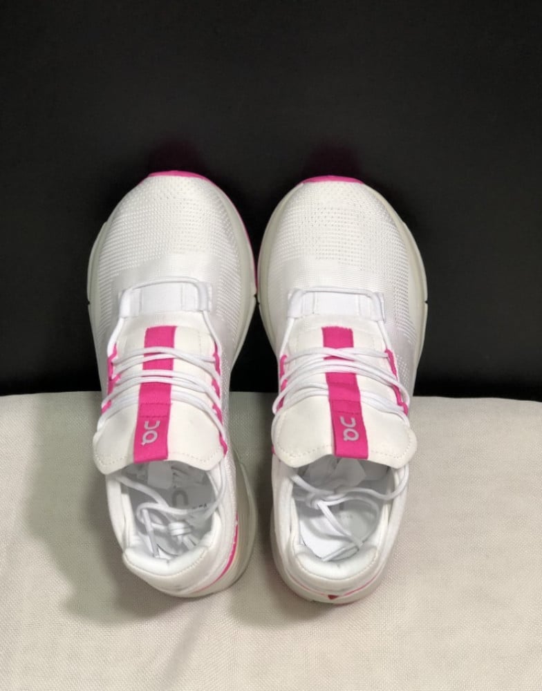 On running cloudnova white pink