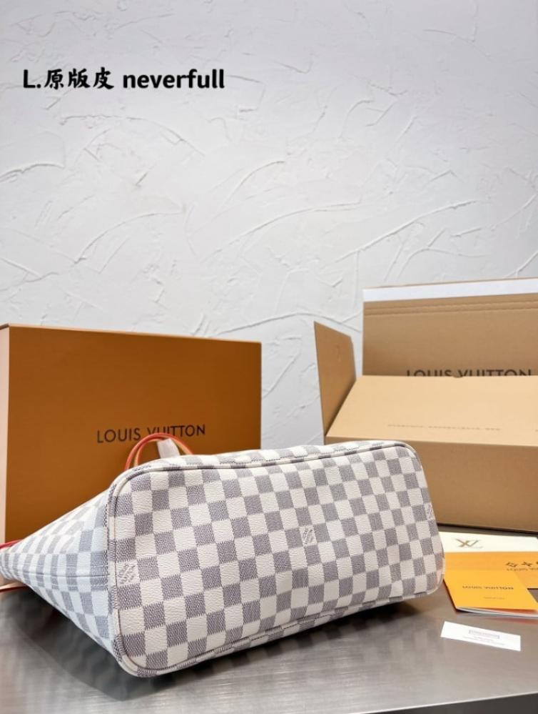 Louis Vuitton Neverfull MM Tote Bag in Damier Azur Canvas