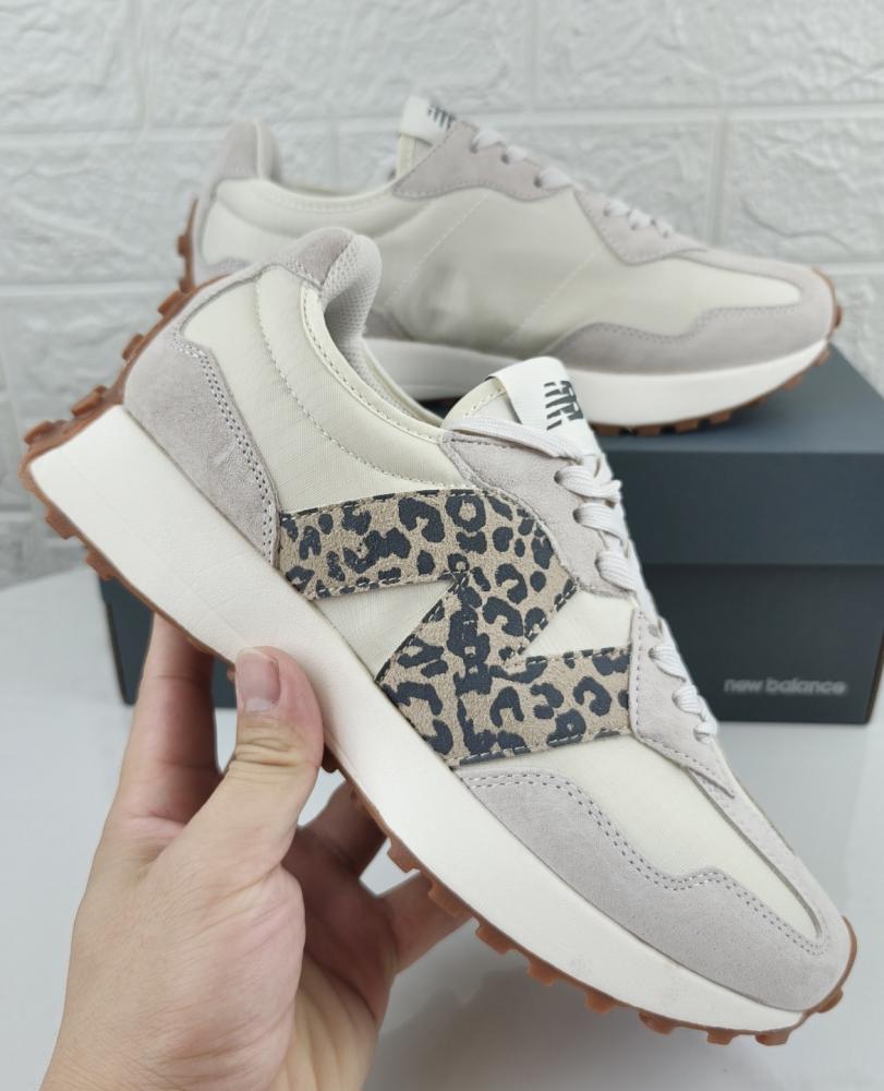 New Balance 327