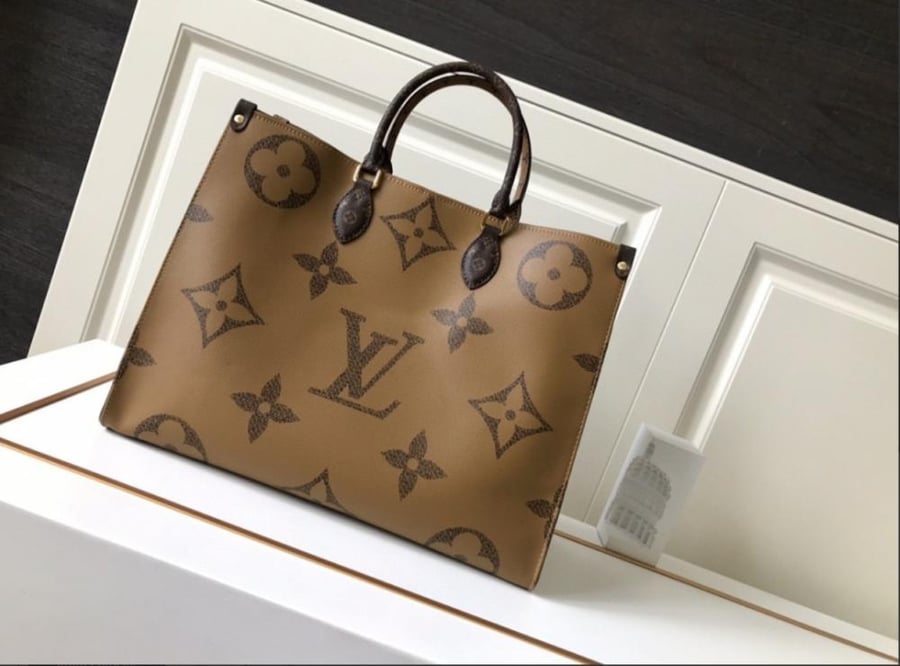 Louis Vuitton OnTheGo MM tote bag