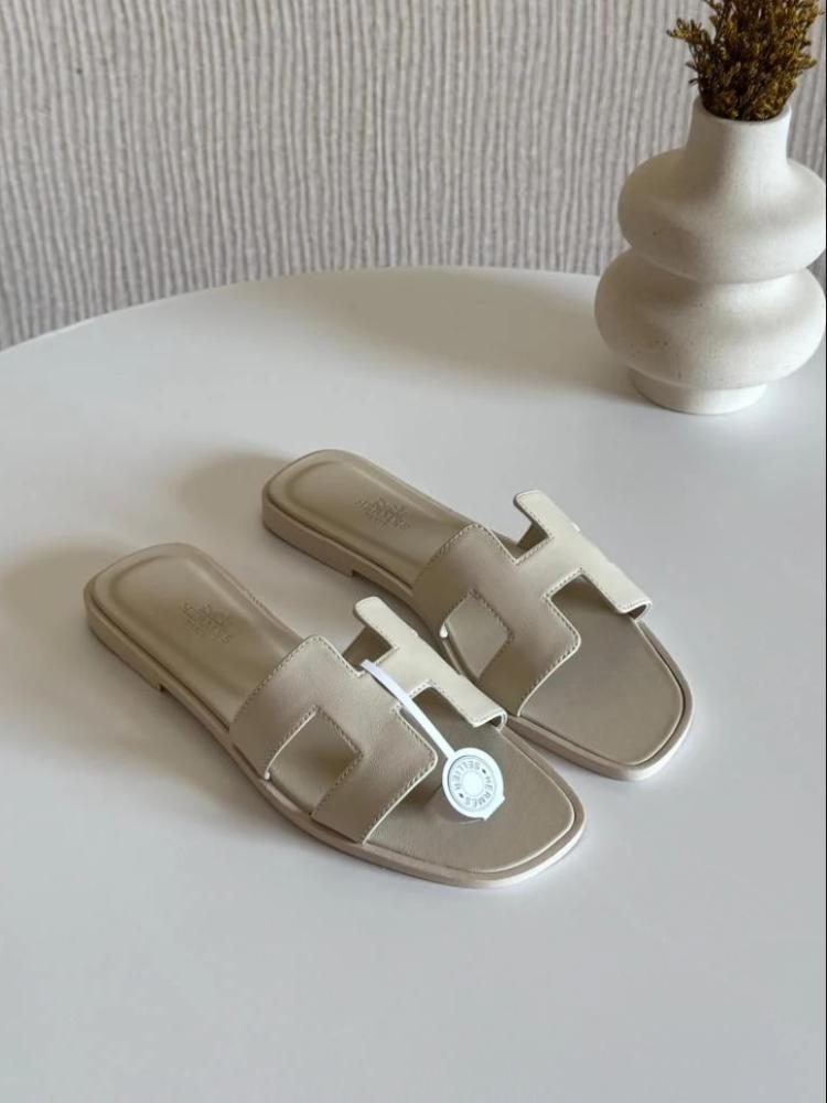 Hermes women