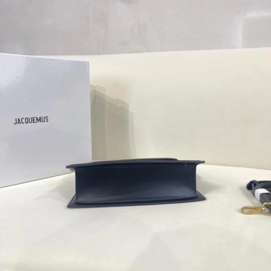 Jacquemus Le Sac Rond bag.