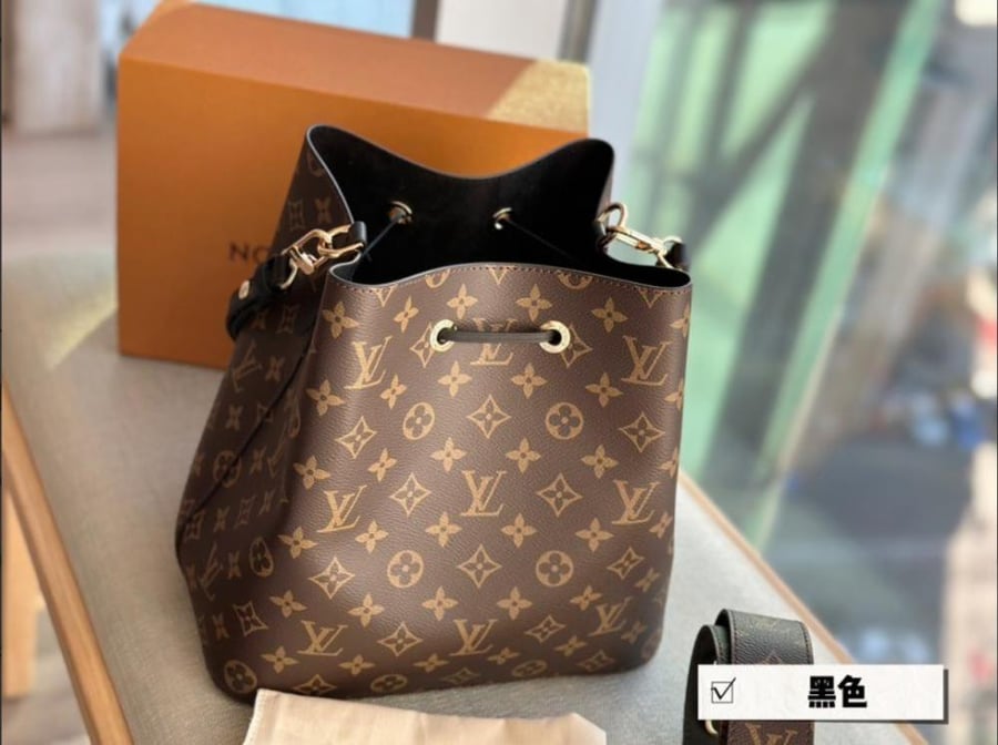 Louis Vuitton NéoNoé MM Monogram handbag
