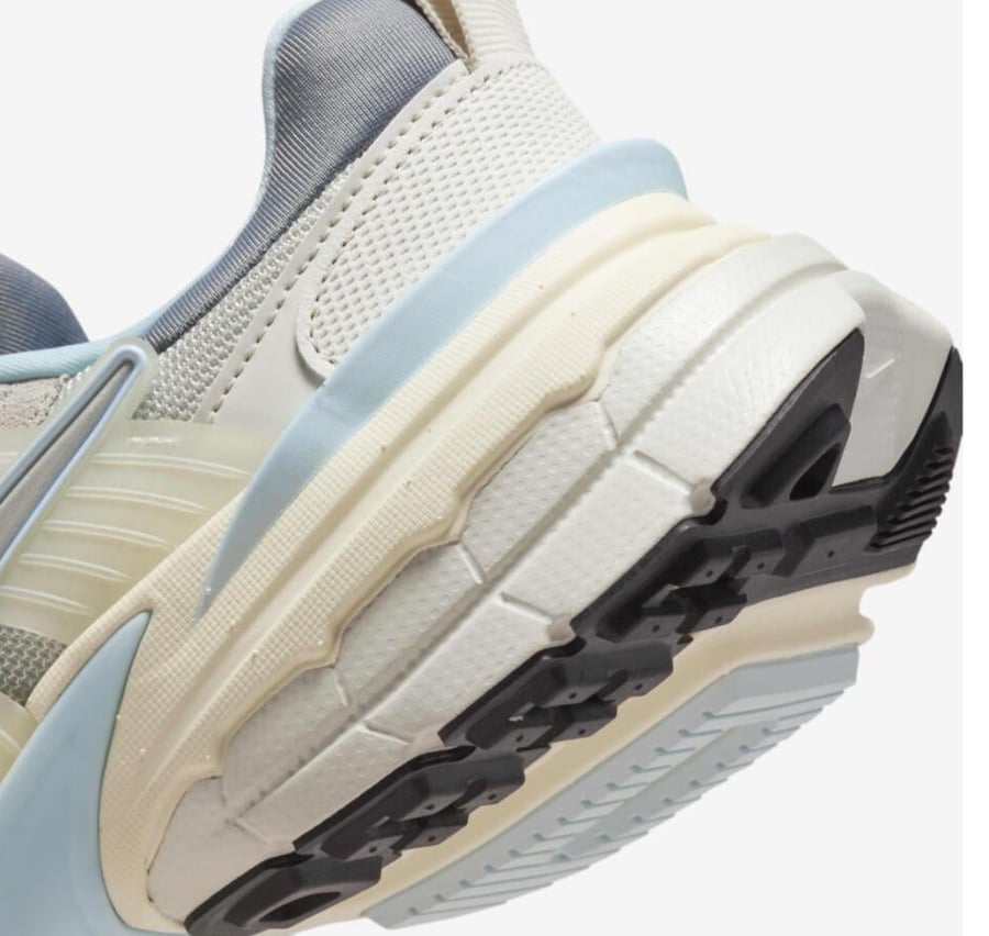 Nike V2K Metallic Platinum