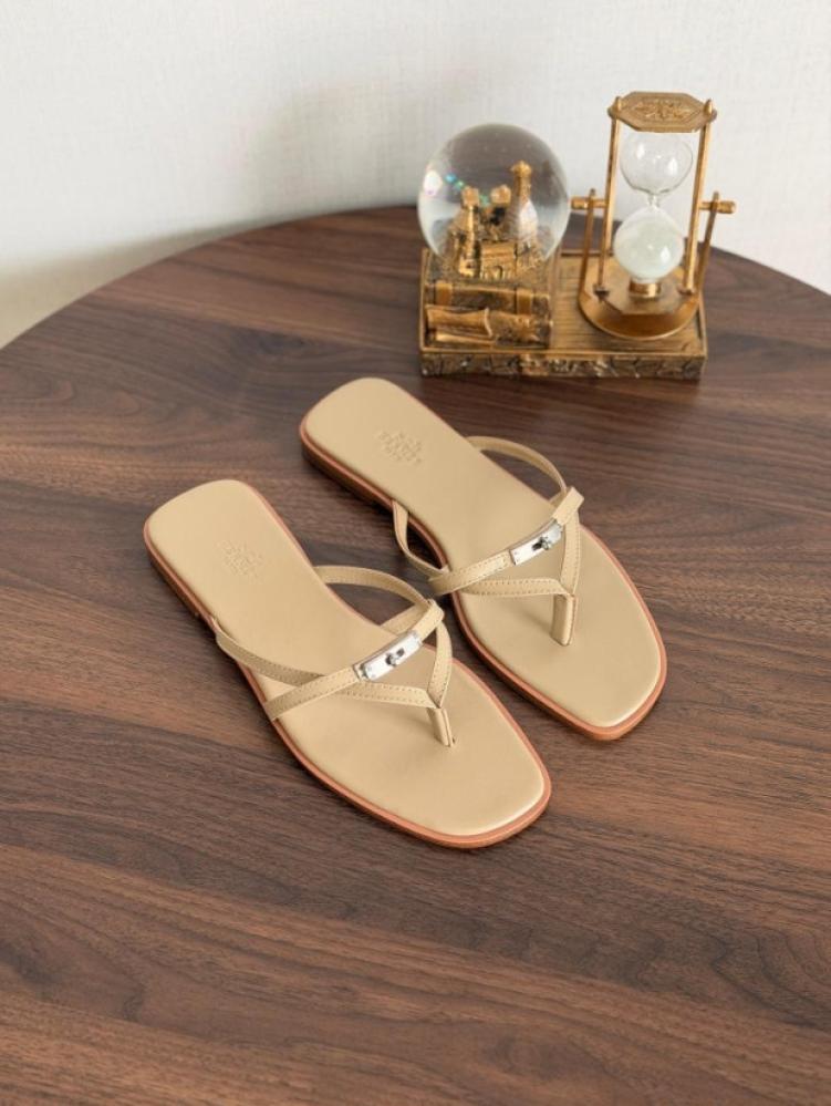 Hermes women