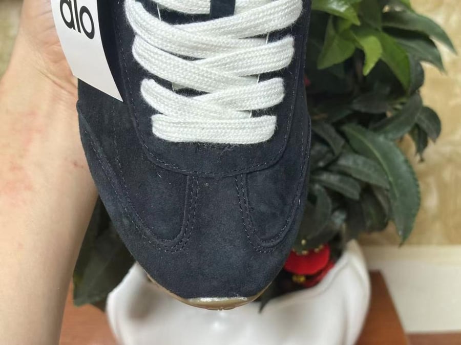 alo yoga sunset sneakers