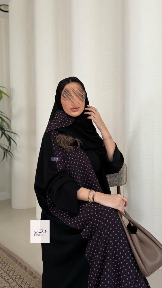 عباية تولاي بقماش كوبرا مع شيفون منقط وردي