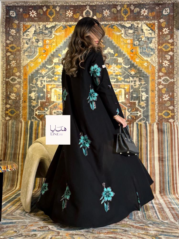 عباية هتون بقماش كريب كتان تطريز ورد