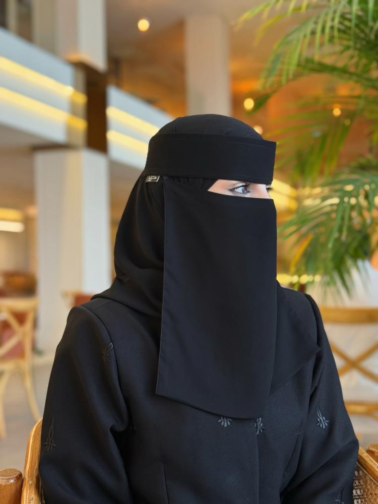 نقاب كوري طويل مغاط واحد مقوى
