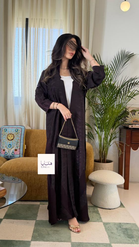 عباية عبير بقماش جاكار ارتي مع تدخيلات من الجوانب سراميك موف